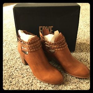 Frye Naomi Pickstitch Shootie boot