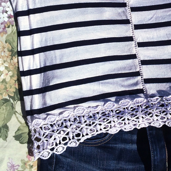 Soft flowy, striped shirt with lace detail Uptown - Picture 3 of 4