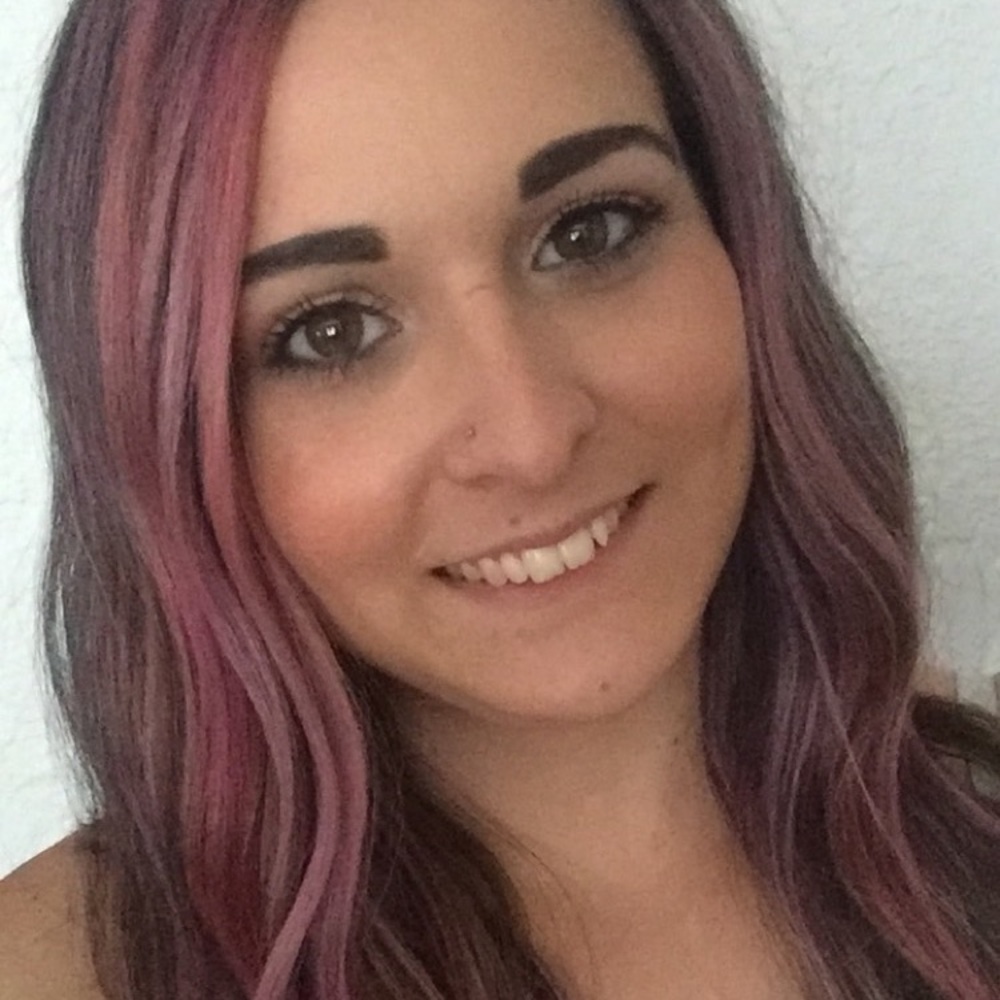 Meet your Posher, Holly