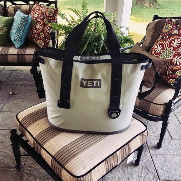 Yeti cooler - Picture 2 of 4