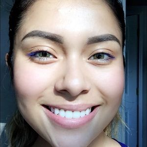 Meet your Posher, Nelsi