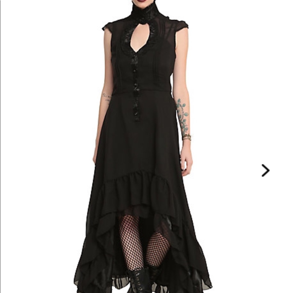 Jawbreaker black keyhole gown