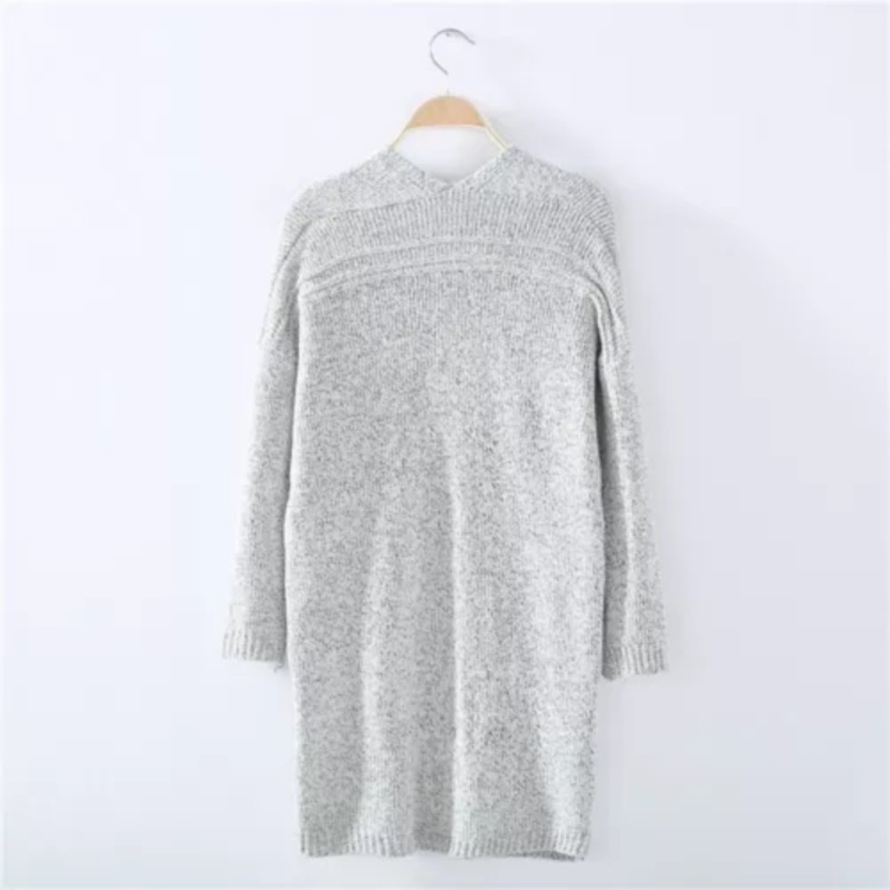 🎃FIRM PRICE-LAST ONE🎃Gray Knitted Sweater - Picture 3 of 7