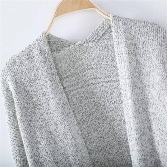 🎃FIRM PRICE-LAST ONE🎃Gray Knitted Sweater - Picture 5 of 7