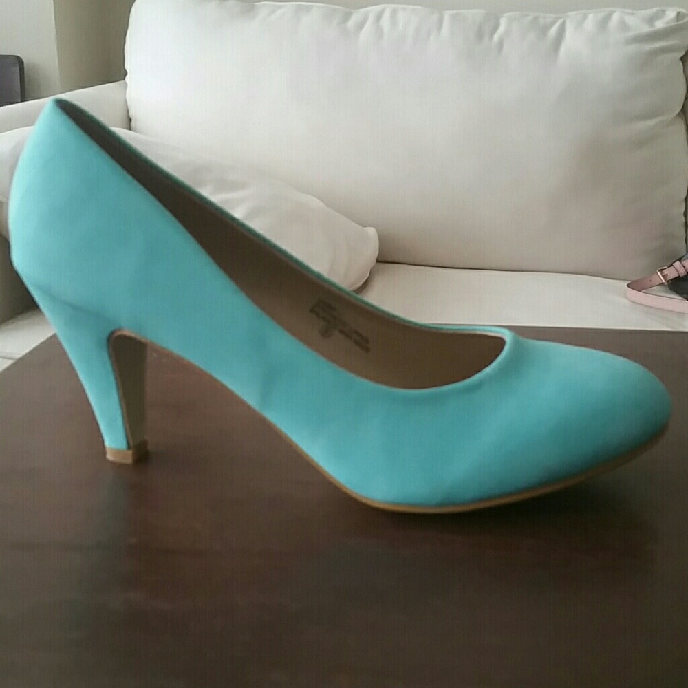 Chase & Chloe short heels