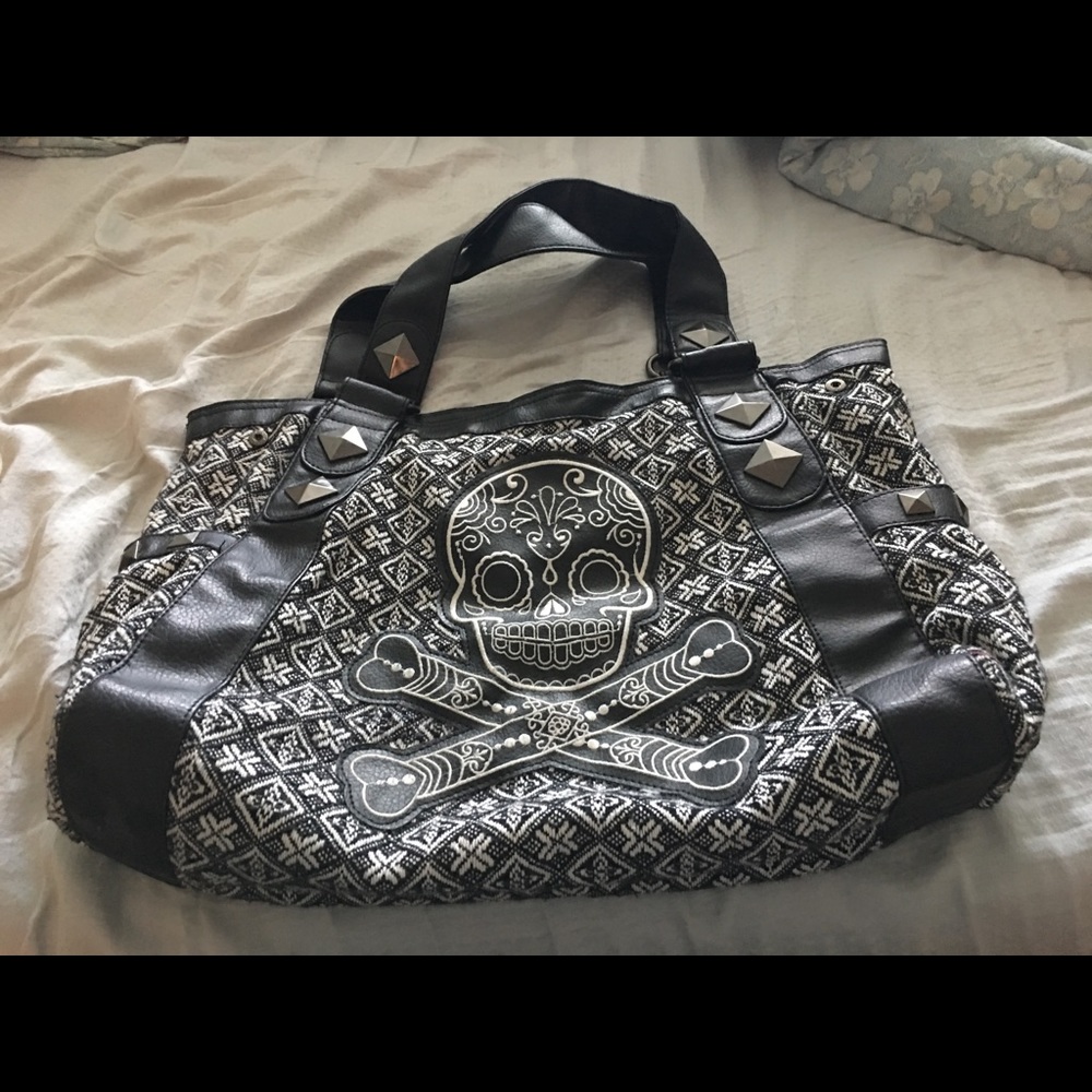Skull handbag