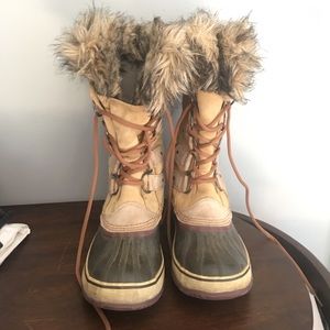 Sorrel Joan of Arctic winter boots