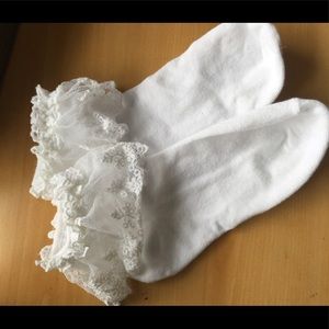 White Lace Ankle Socks