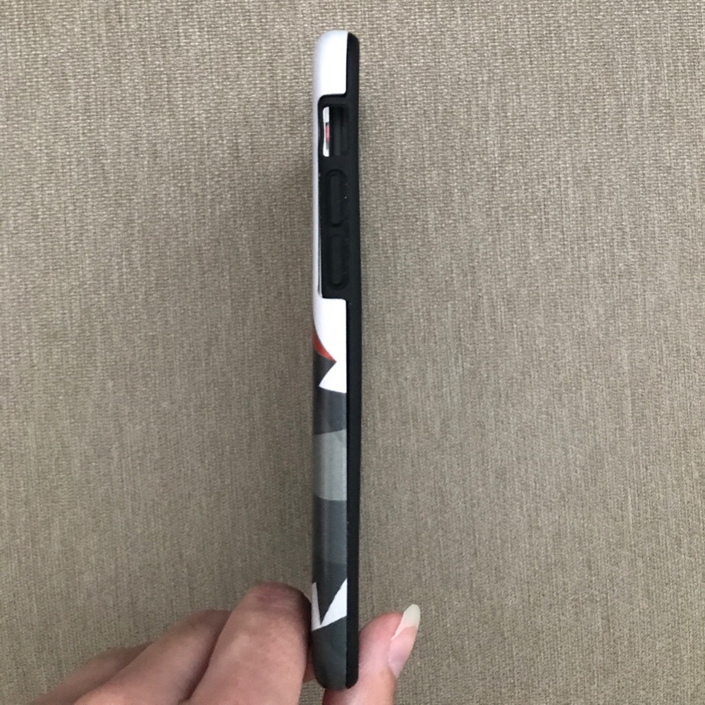 iPhone 7 case - Picture 3 of 5