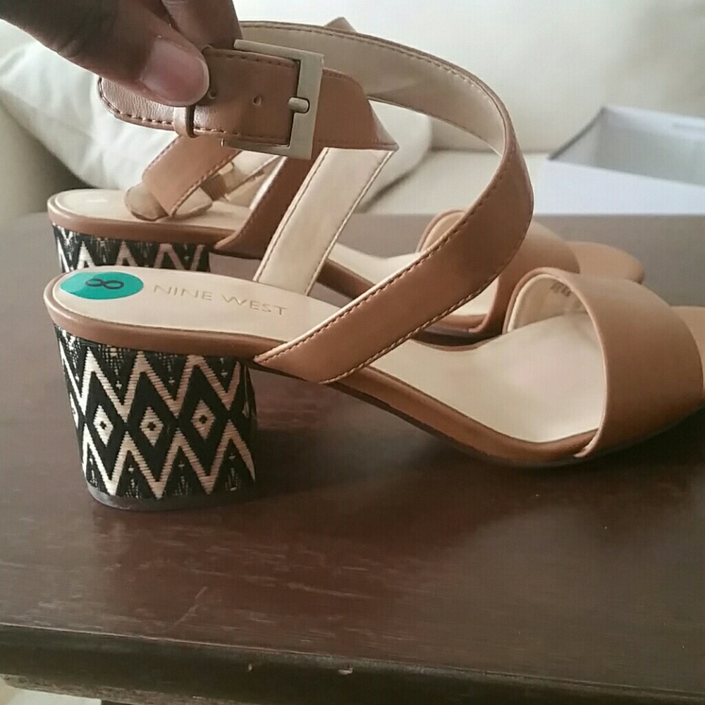 Nine West short heel /sandel