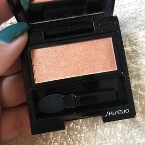 SHISEIDO Luminizing Satin Eye Shadow in Bronze