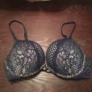 34 D VS bombshell bra