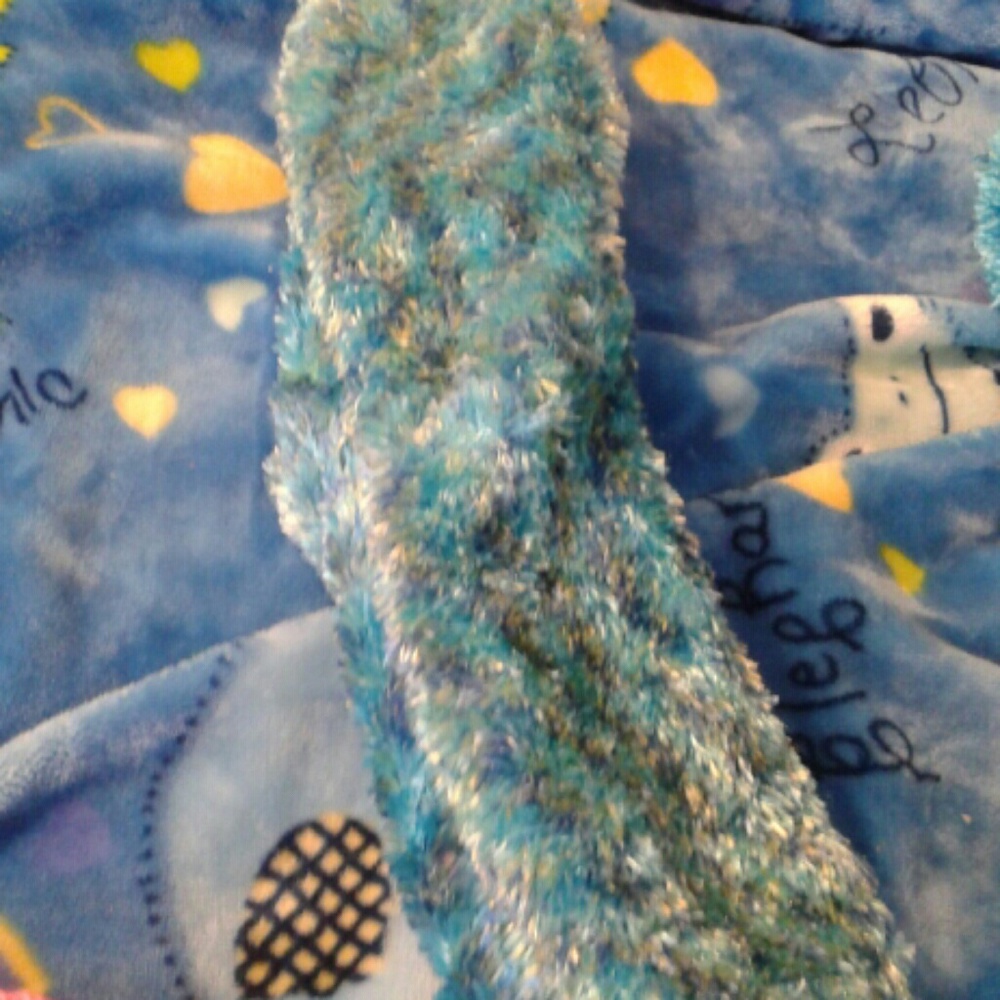 Fuzzy socks - Picture 2 of 4