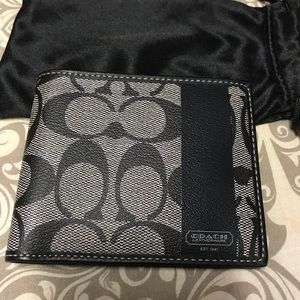 Men's coach wallet.