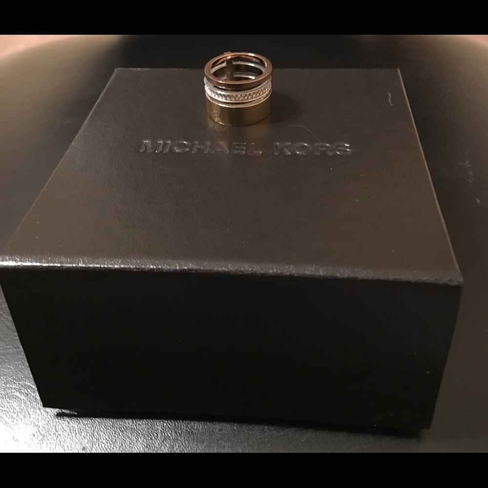 Michael Kor ring