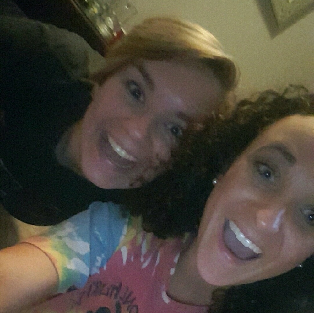 Meet your Posher, Lora