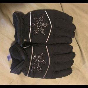 Winter gloves!!! Add to bundle