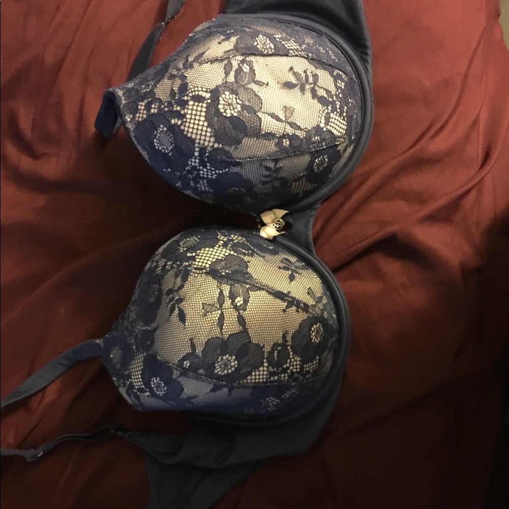 Victoria secret 34DDD Full Coverage Bra.