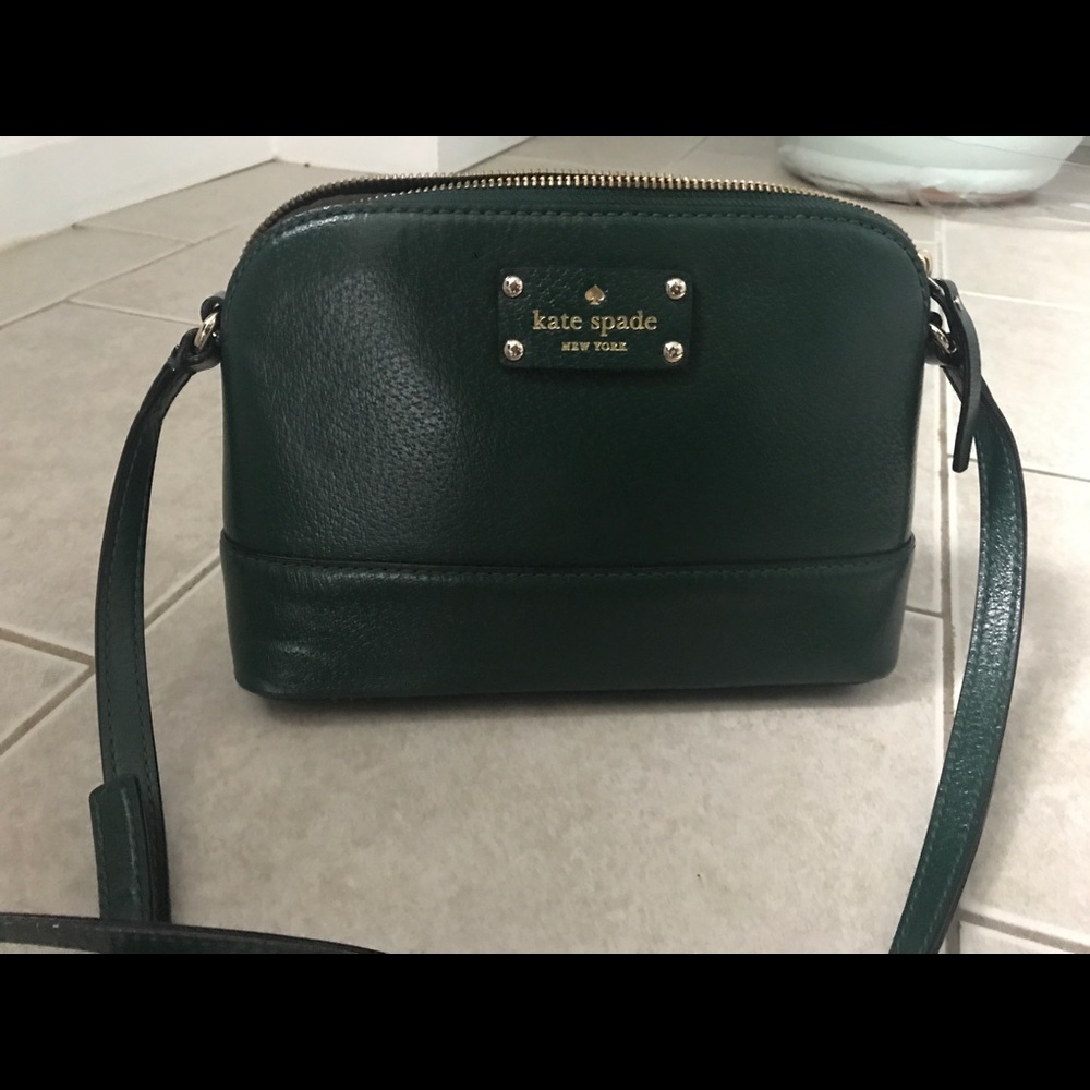 Kate Spade Crossbody patent leather bag.