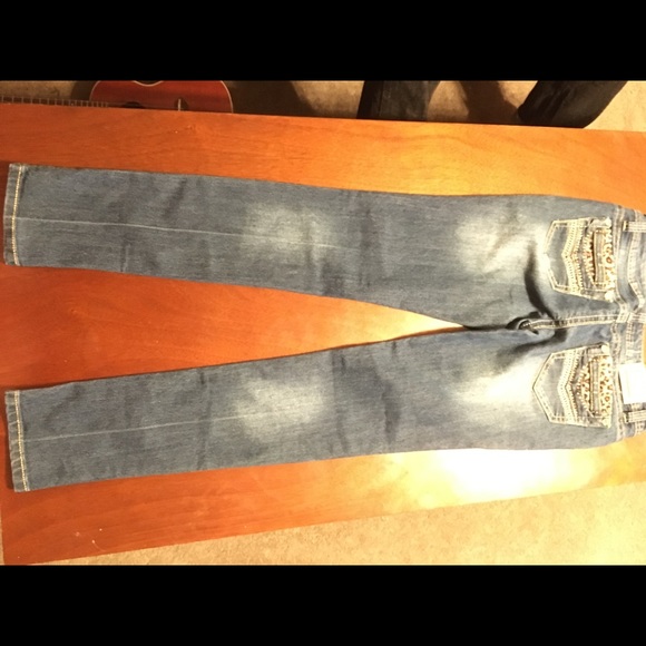 Jeans with fierce details! - Picture 5 of 5