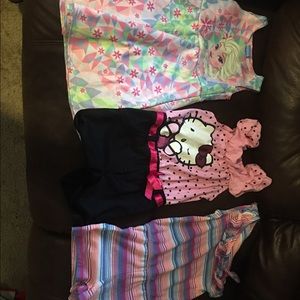 Size 3t all good condition 2 jumpers 1 dress