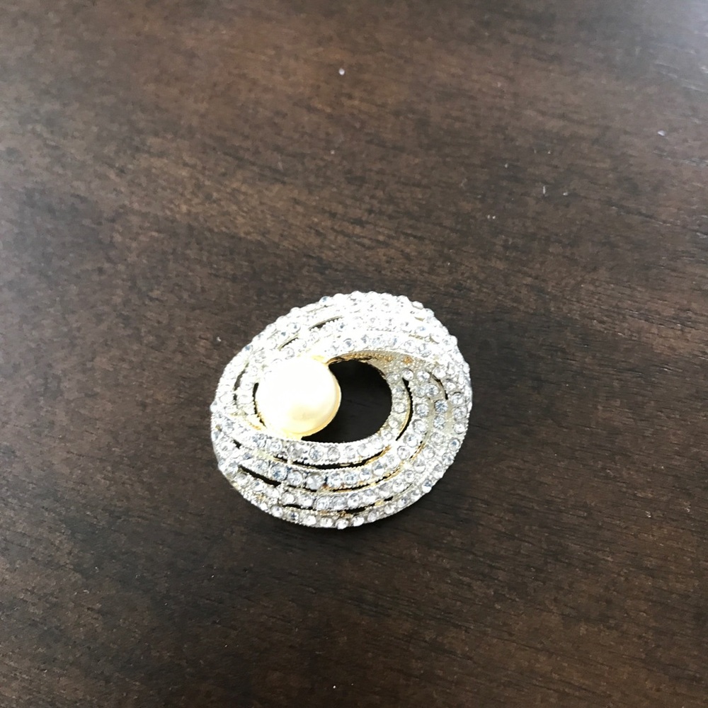 Brooch