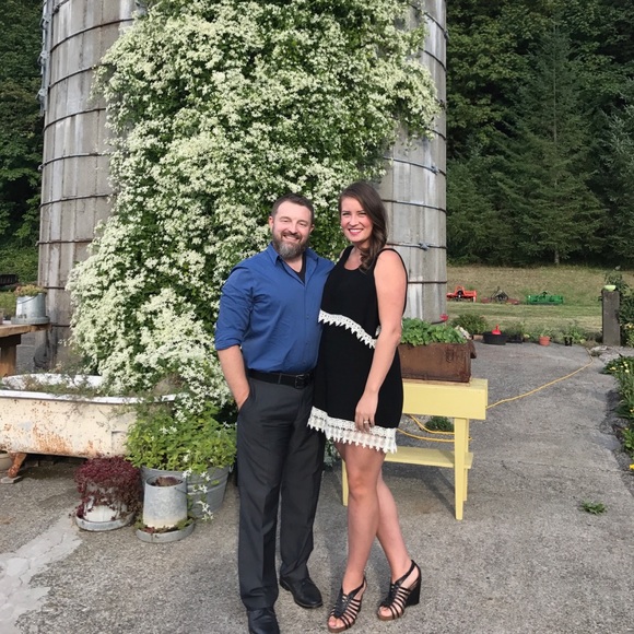 Meet your Posher, Beth - Picture 2 of 2