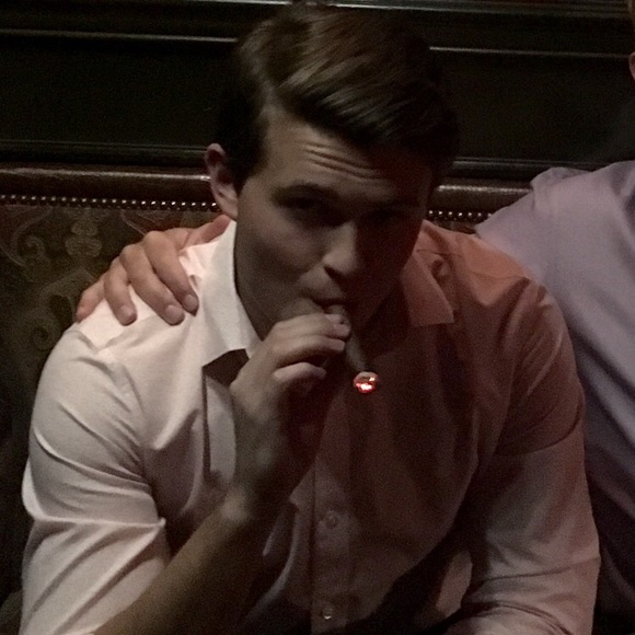 Meet your Posher, Donald - Picture 1 of 1