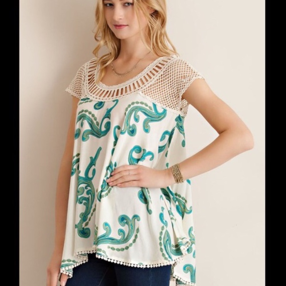 NWOT • Beautiful Jade Print Top by entro • SM
