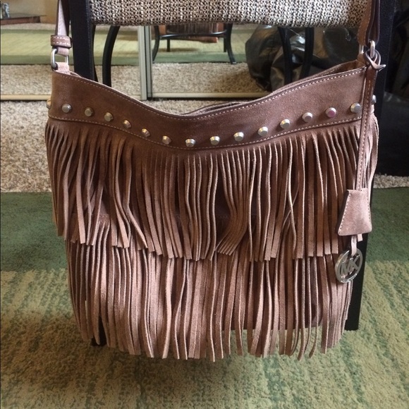 Michael Kors Handbags - Michael Kors Billy Lg Crossbody Convertible inDune