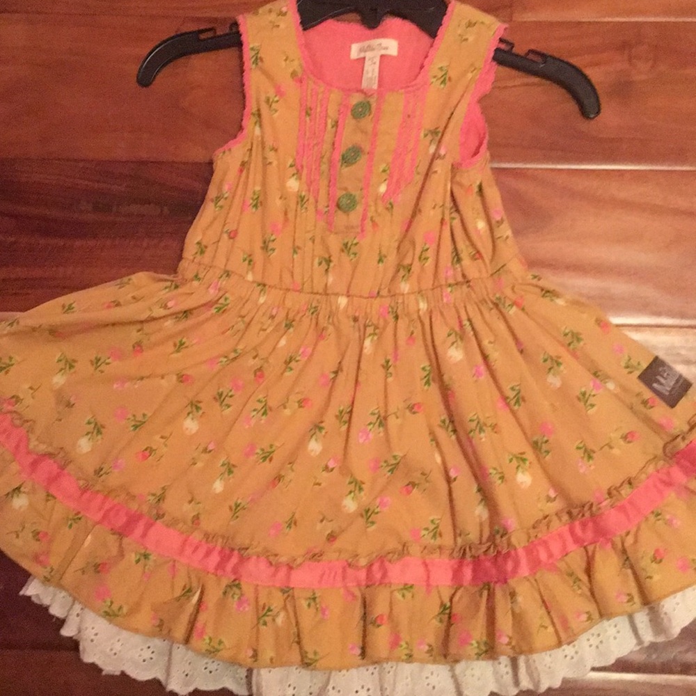 Kids dress size 4, excellent used condition!