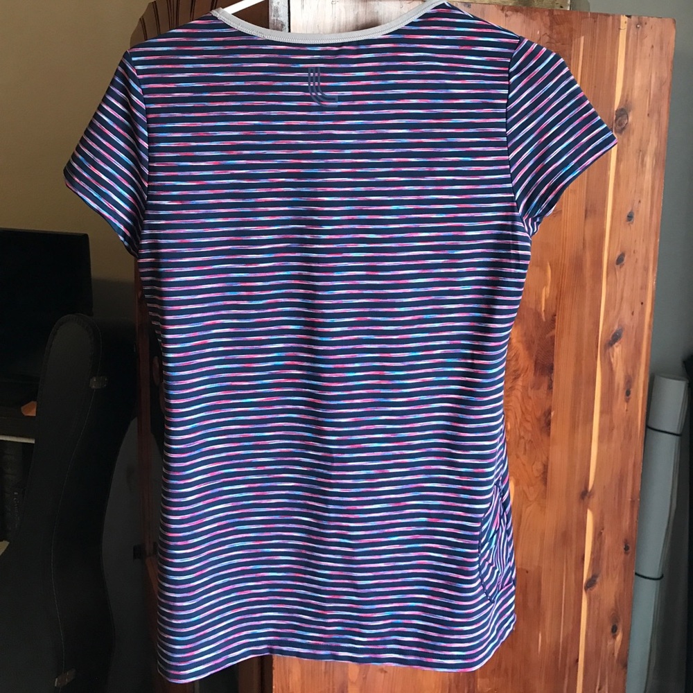 Lole gym workout shirt.