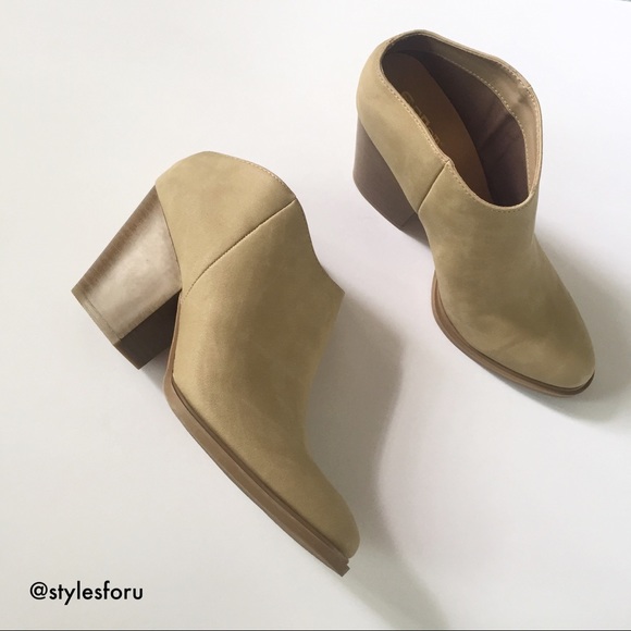 Brash Shoes - NWT. Stone colored slip on mule