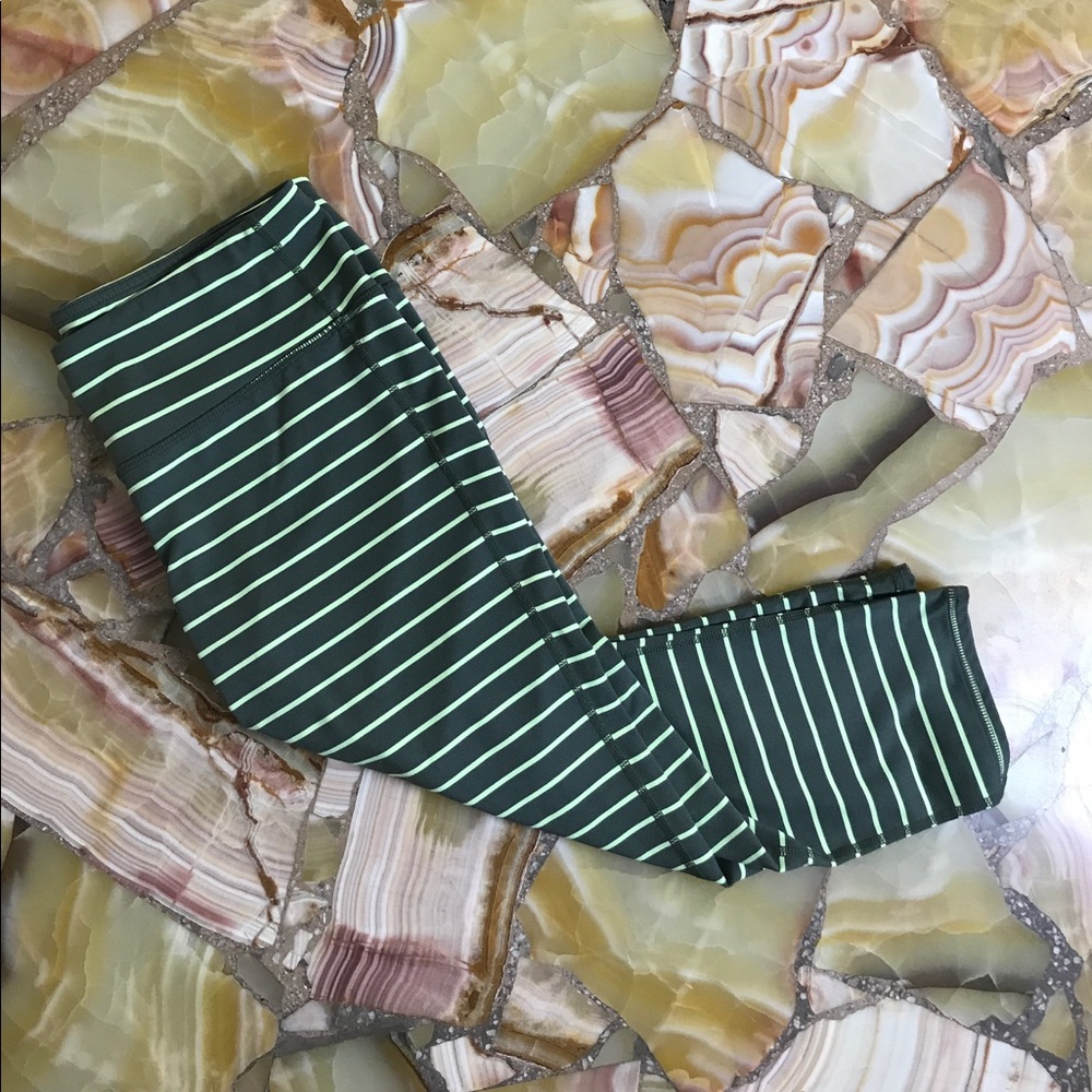 Athleta Green Stripe Chatarunga Capri Yoga Pant
