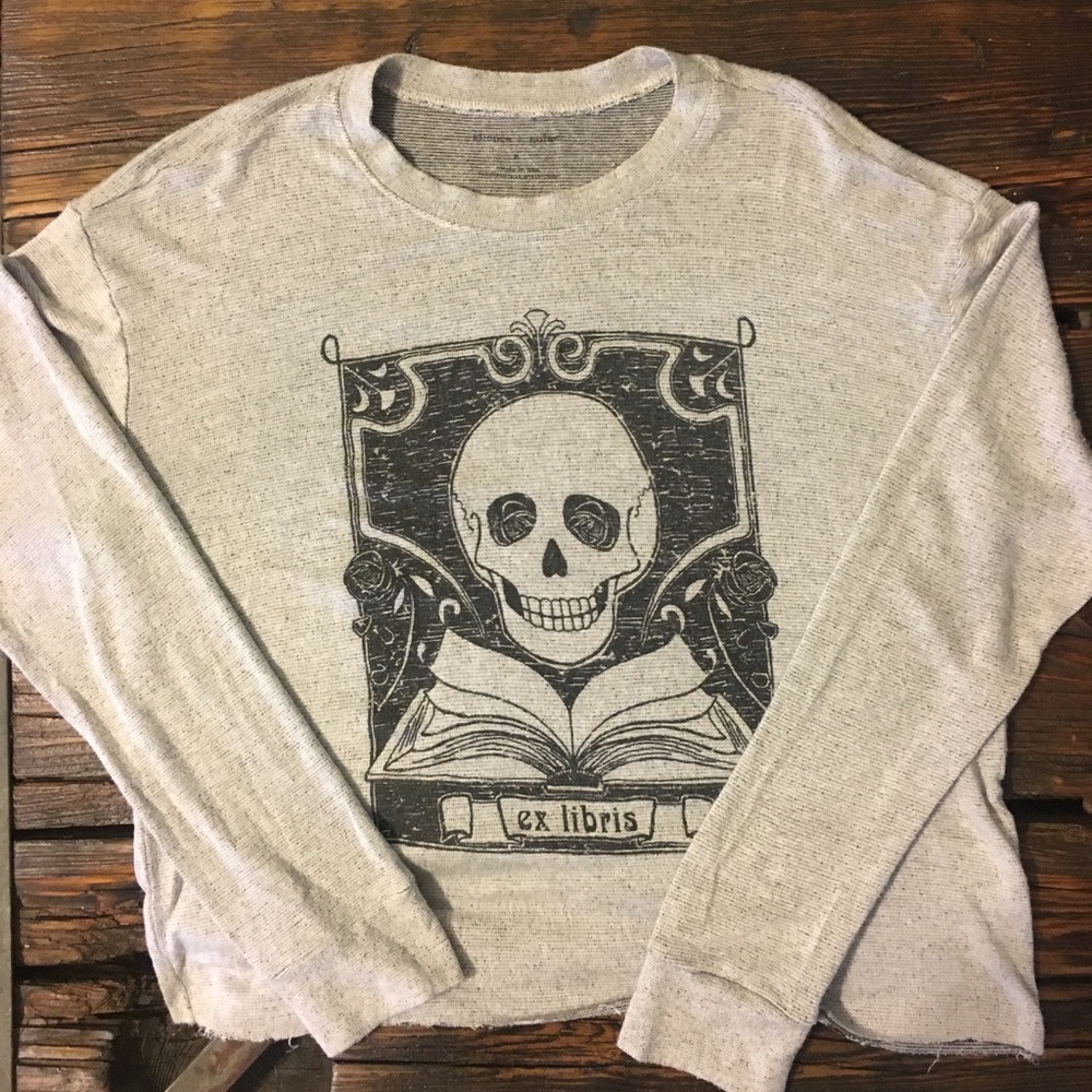 ☠️silence + noise Skull and Crossbone Sweater☠️