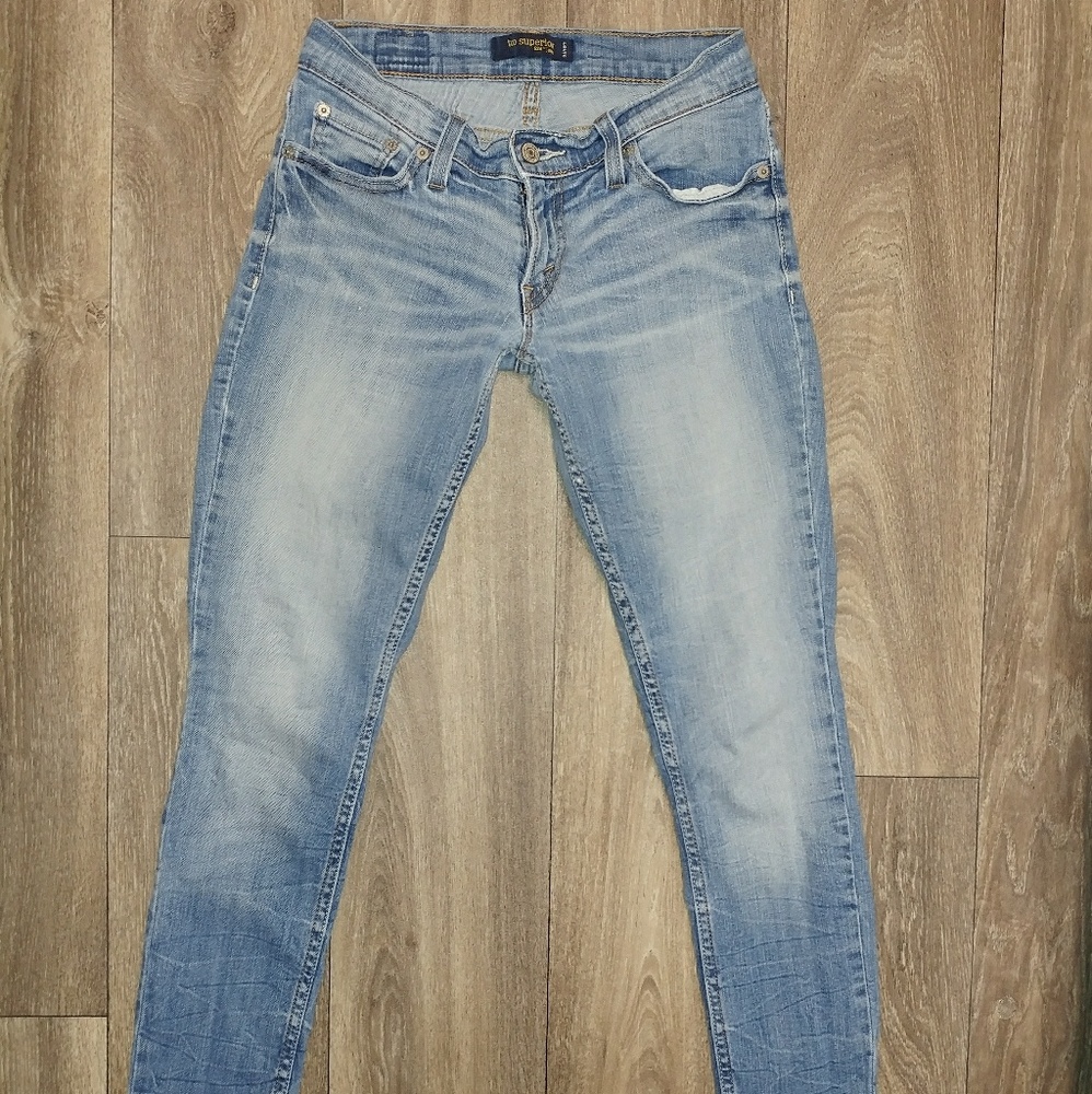 Light washed 524 levi jeans