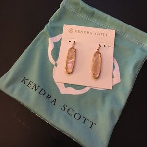 Kendra Scott earrings in Peach Illusion
