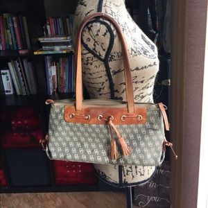 Dooney & Bourke Bag