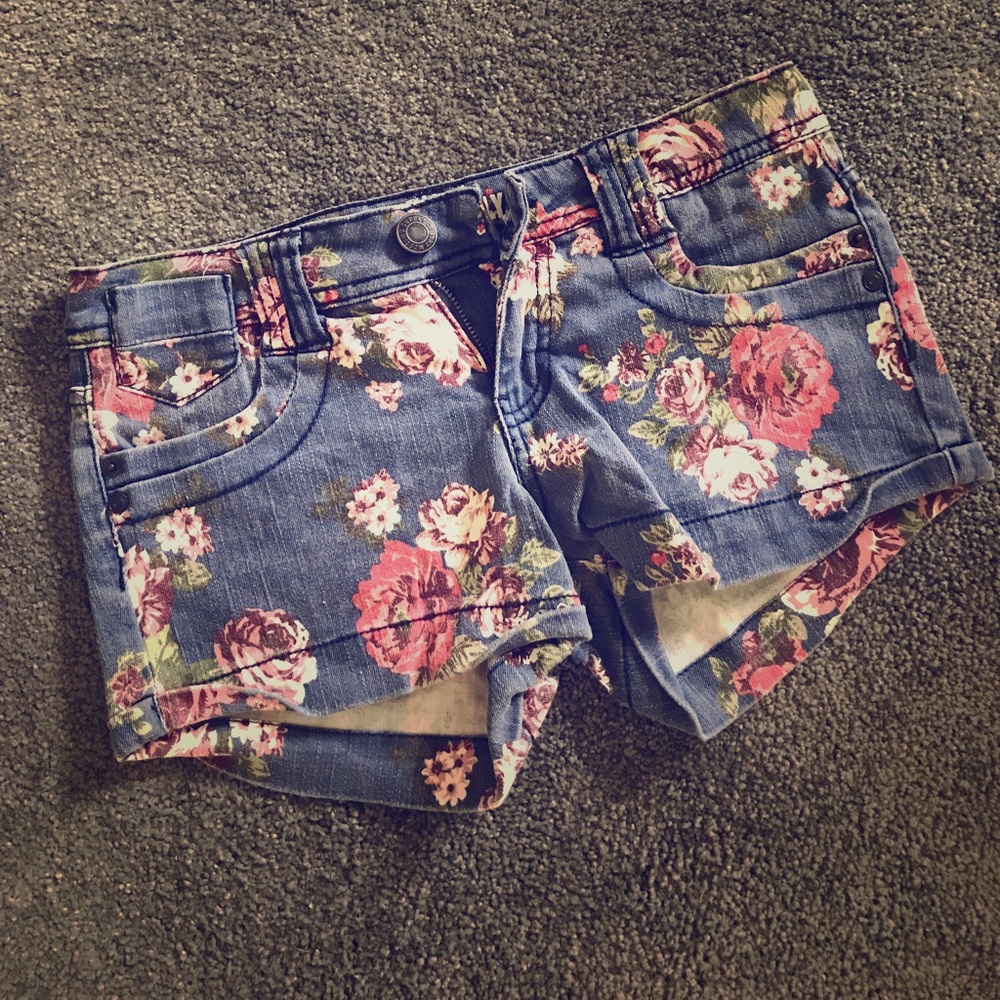 Mossimo NWOT floral denim shorts
