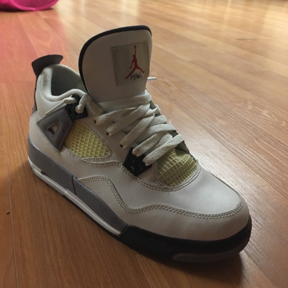 Jordan retro 4's cements - Picture 2 of 5