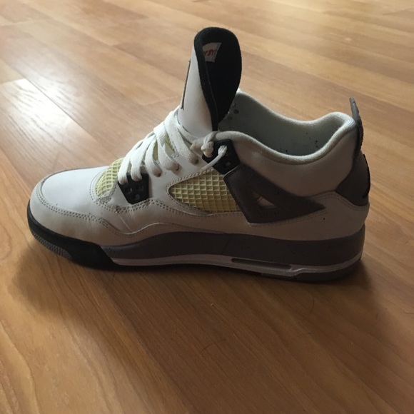 Jordan retro 4's cements - Picture 4 of 5