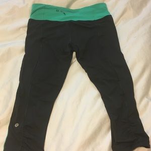 Lululemon cropped pants