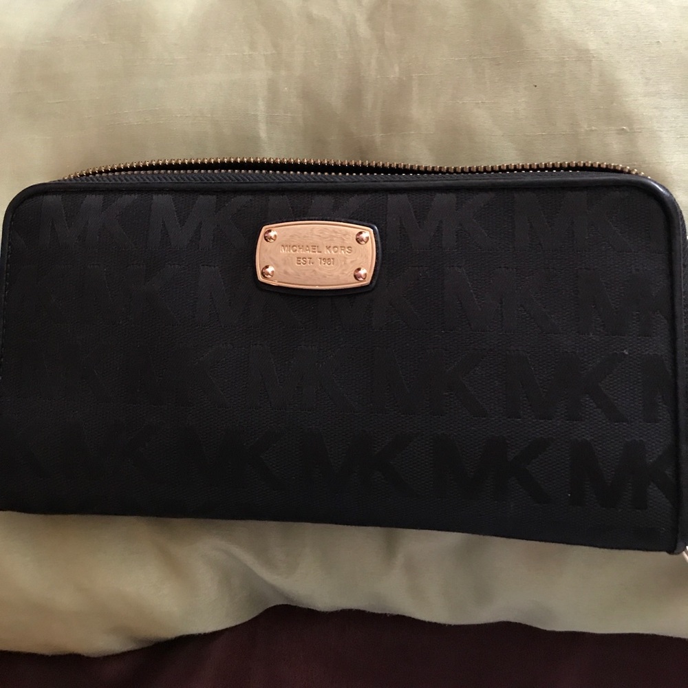 Michael Kors Authentic