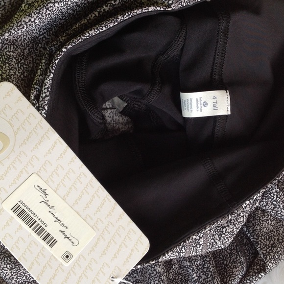 JUST IN✔️Lululemon Lost In Pace Skirt Tall NWT - Picture 6 of 7