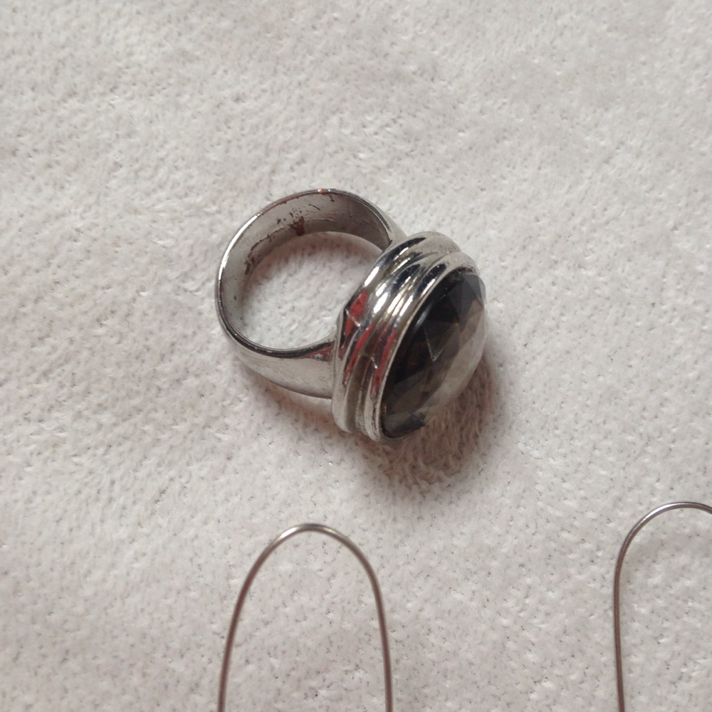 H&M earrings & ring - Picture 2 of 3