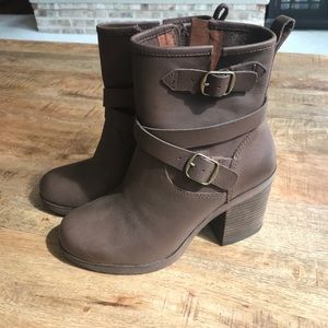 6.5 Lucky Brand Orenzo Leather Bootie