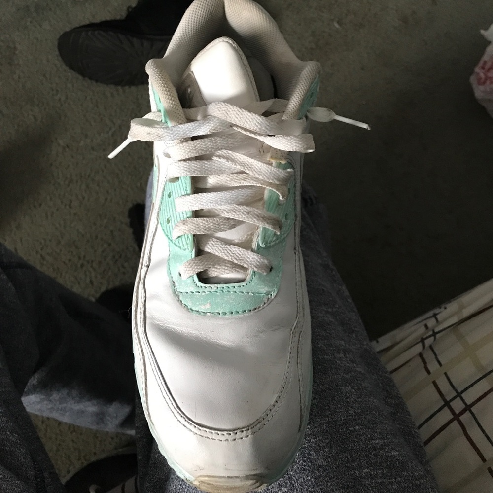 CUSTOM “ YEEZY” air max 90 Made with Angelus Paint - Picture 2 of 4