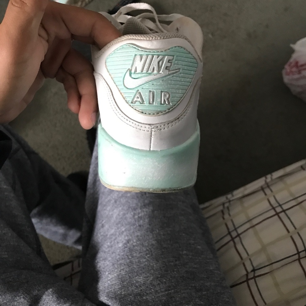 CUSTOM “ YEEZY” air max 90 Made with Angelus Paint - Picture 4 of 4
