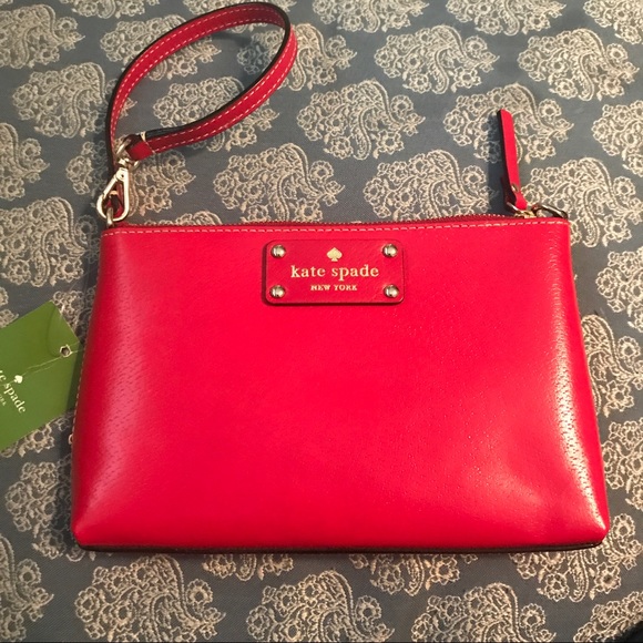 kate spade Handbags - HP💕 Kate Spade• Wellesley Linet Leather Wristlet