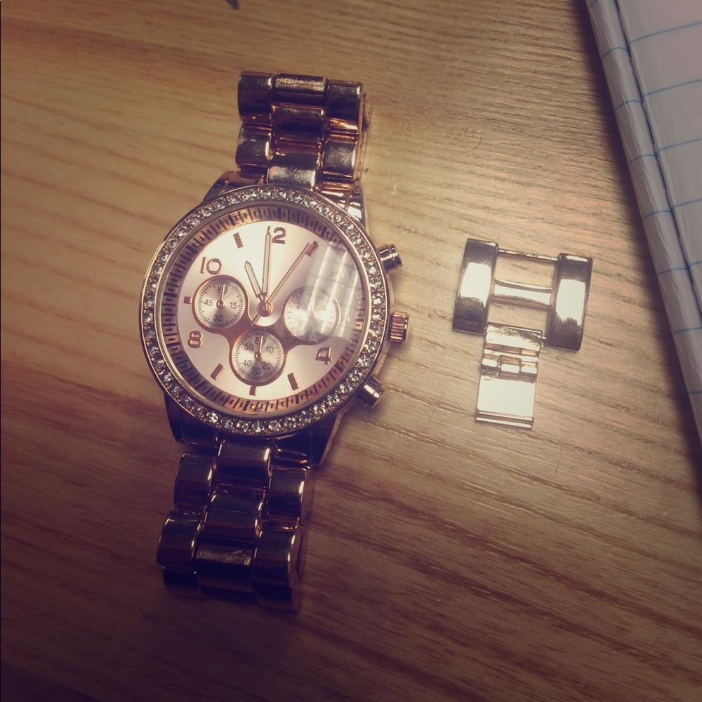 Rose gold watch , new battery! Works perfectly